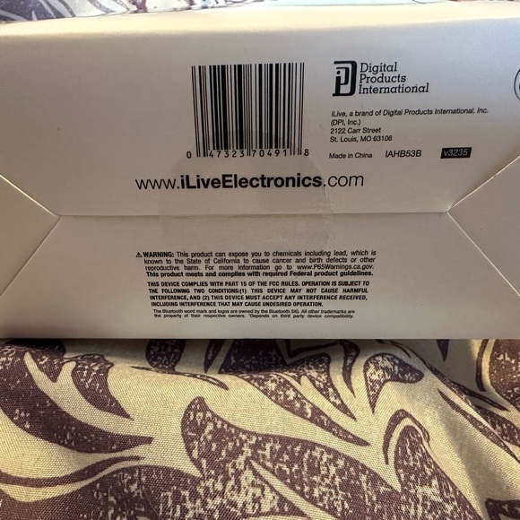 Black Bluetooth Over-Ear Headphones - Picture 3 of 3